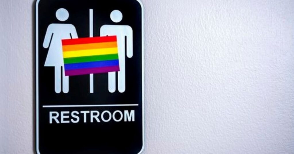 A restroom for queers