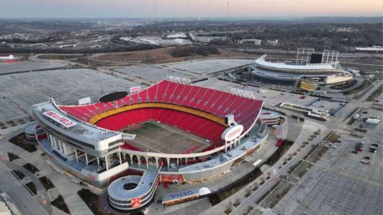 X Users Condemn Pictures of Arrowhead Stadium’s Parking Lot