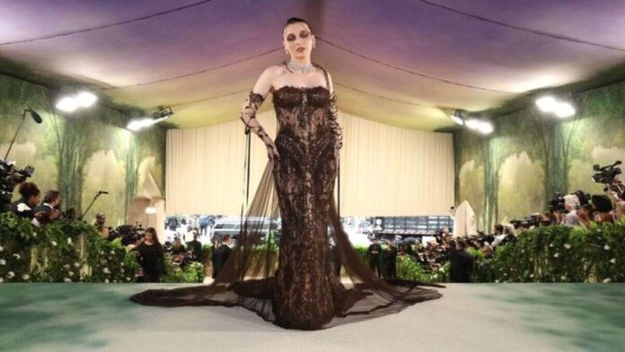 A picture of Emma Chamberlain Met Gala Look 2024