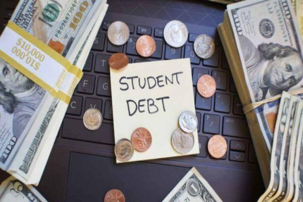 A picture depicting student debt