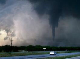 A picture of a tornado.