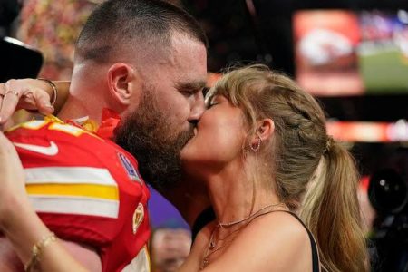 A picture of Taylor Swift and Travis Kelce