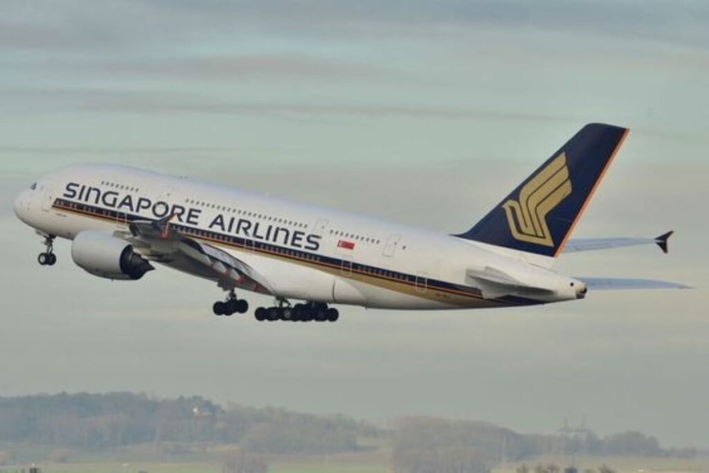 A Boeing plane from Singapore Airlines captured mid-flight