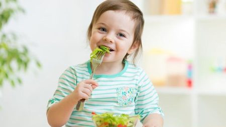 A kid eating