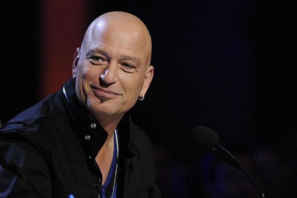 A picture of Howie Mandel.