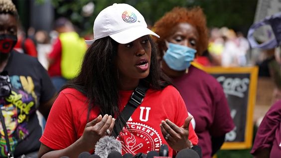 Stacy Davis Gates, the president of the Chicago Teachers Union (CTU) making a speech 