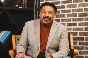 A picture of Tony Evans