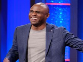 A picture of Wayne Brady