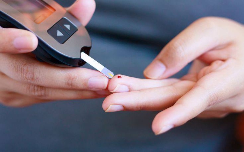 A patient doing the blood test