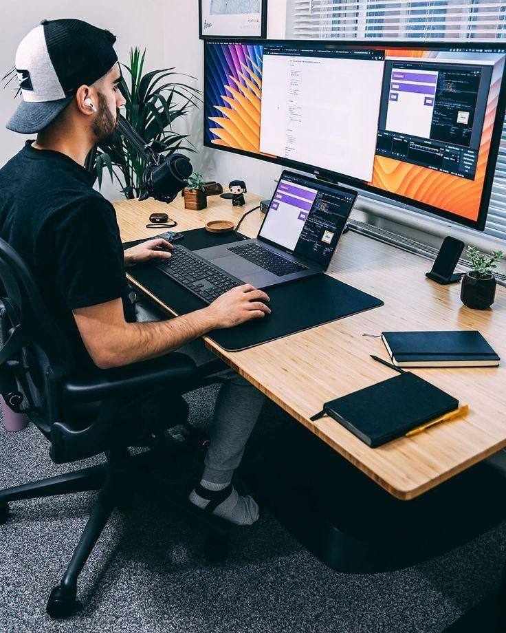 A picture of an employee at work