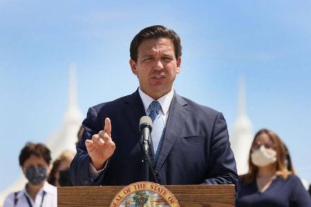 A picture of Gov DeSantis