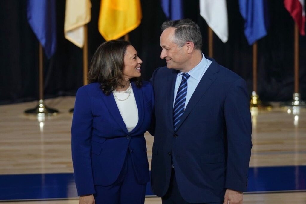 A picture of Doug Emhoff and Kamala Harris