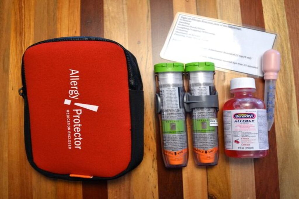 A picture of three Epinephrine administration option