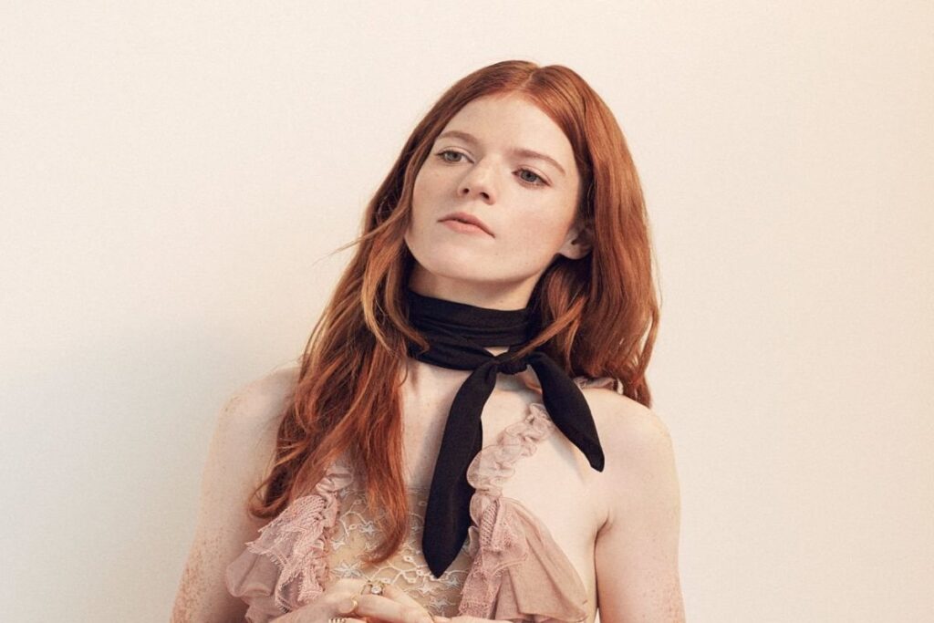 A picture of Rose Leslie.