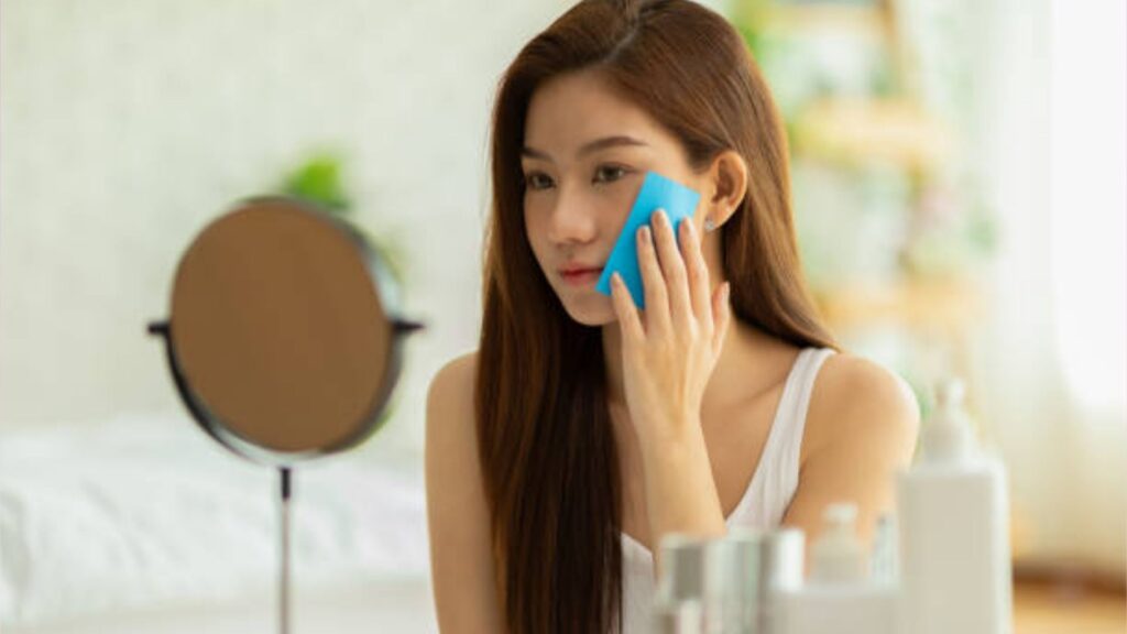 A picture of a girl using a peeling pad