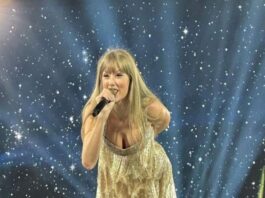 A picture of Taylor Swift performing