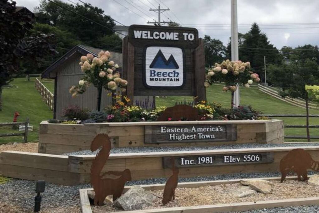 A picture of a "welcome to Beech Mountain" signpost