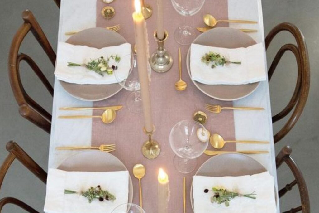 A picture of a Table Setting 