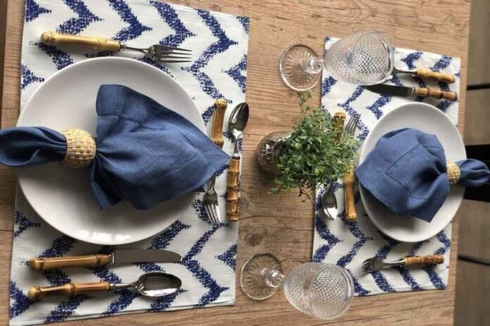 A picture of a Table Setting