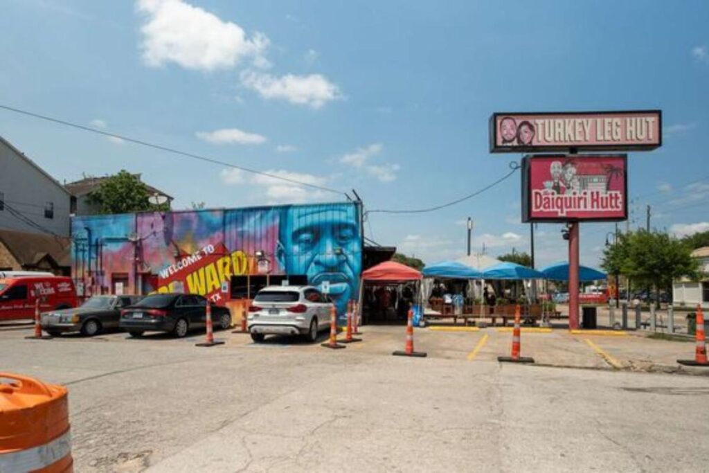 A picture of a Turkey Leg Hut restaurant in Houston