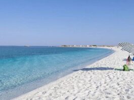 A picture of a Beach in Italy