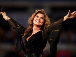 A picture of Shania Twain on stage