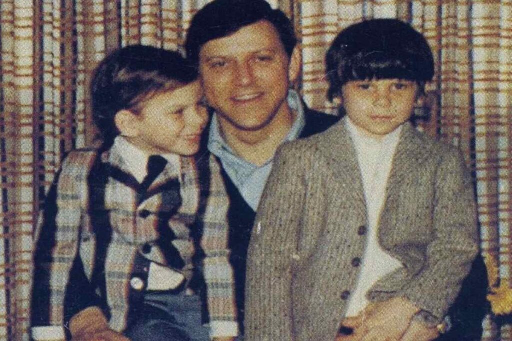 A picture of Lyle and Erik Menendez  and their father, Jose Menendez. 