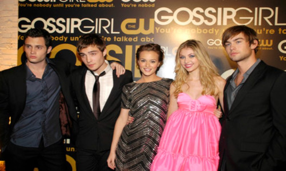 A picture of Gossip Girl cast