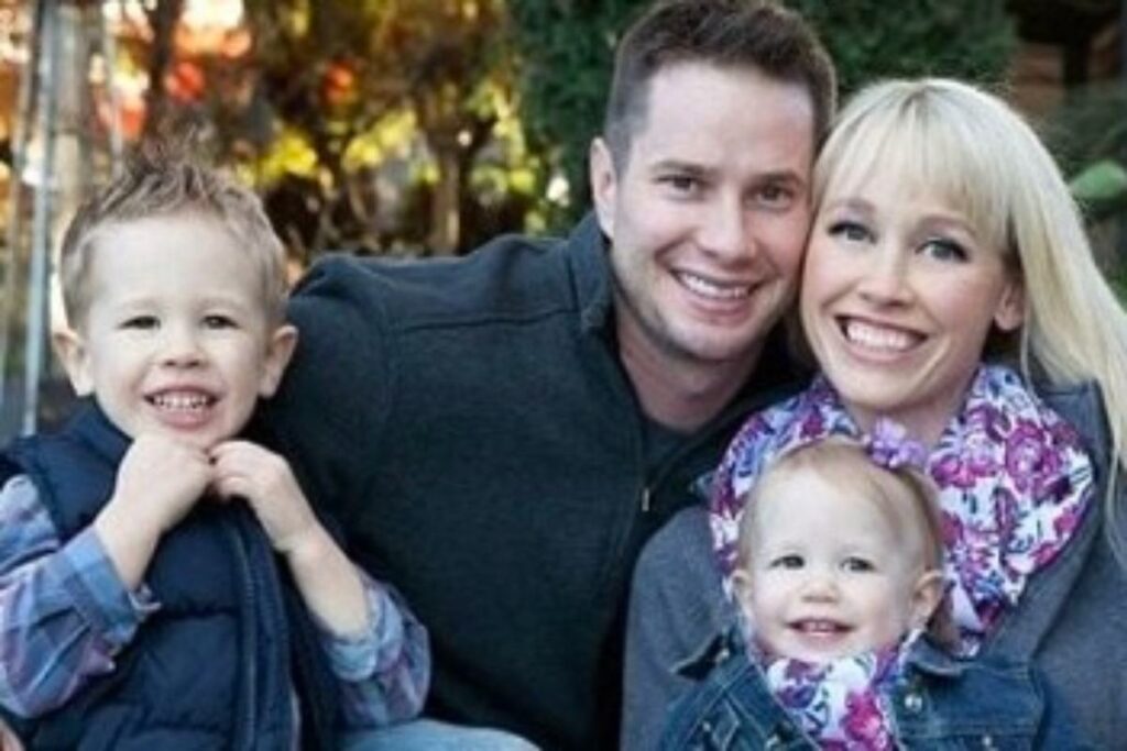 A picture of Sherri and Keith Papini and their kids