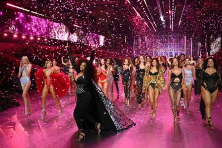 A picture of Tyra banks and other Victoria's Secret models