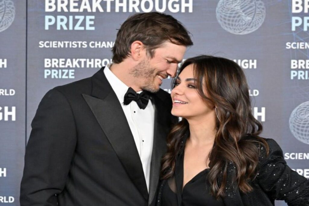 A picture of Mila Kunis and Ashton Kutcher