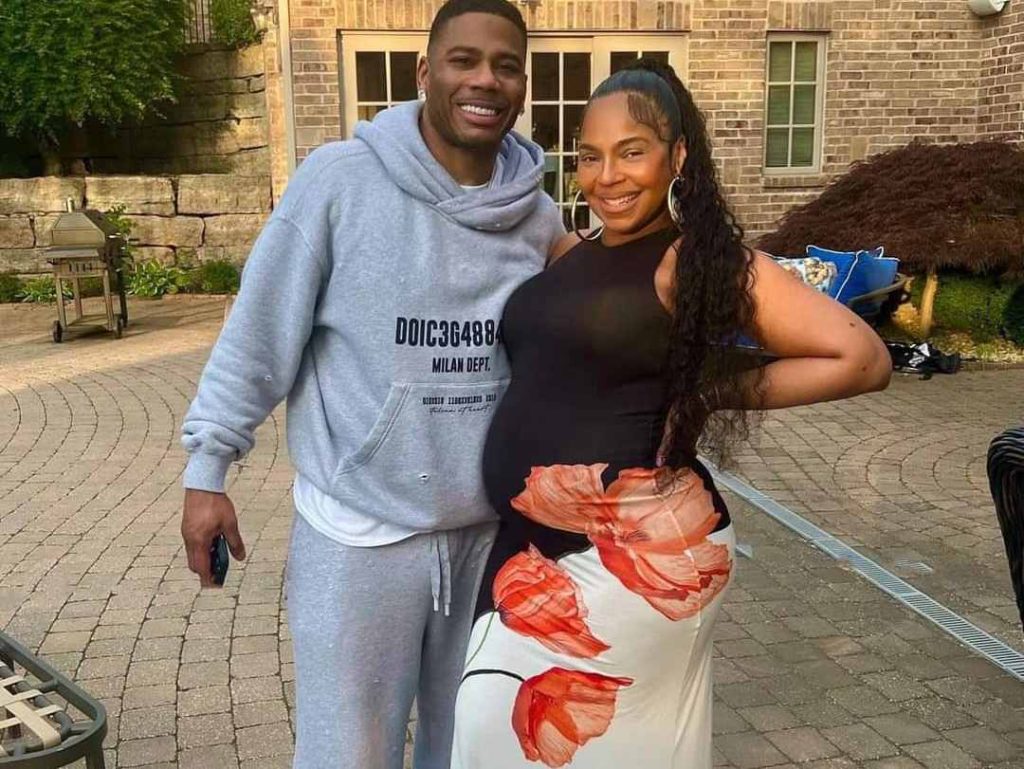 A Picture of Ashanti Pregnant