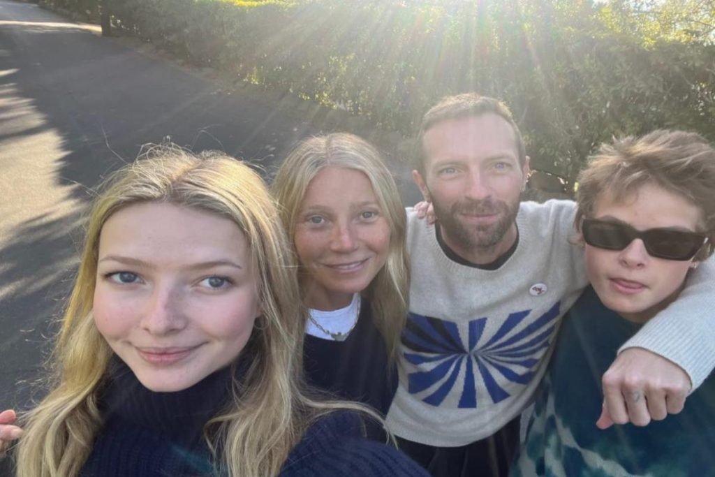 A picture of Gwyneth Paltrow, Chris, Moses and Apple Martin