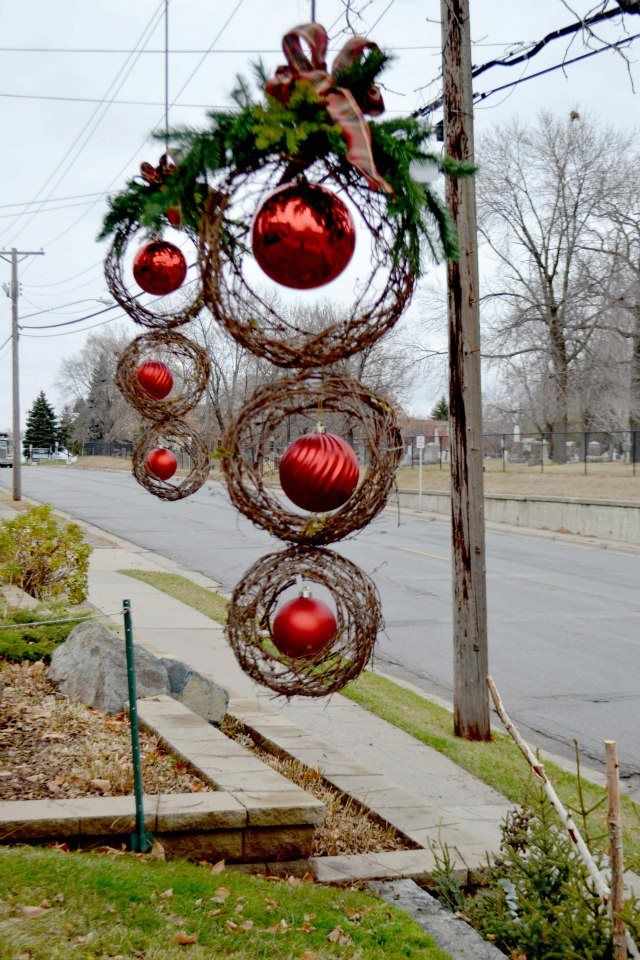 Outdoor christmas decor 