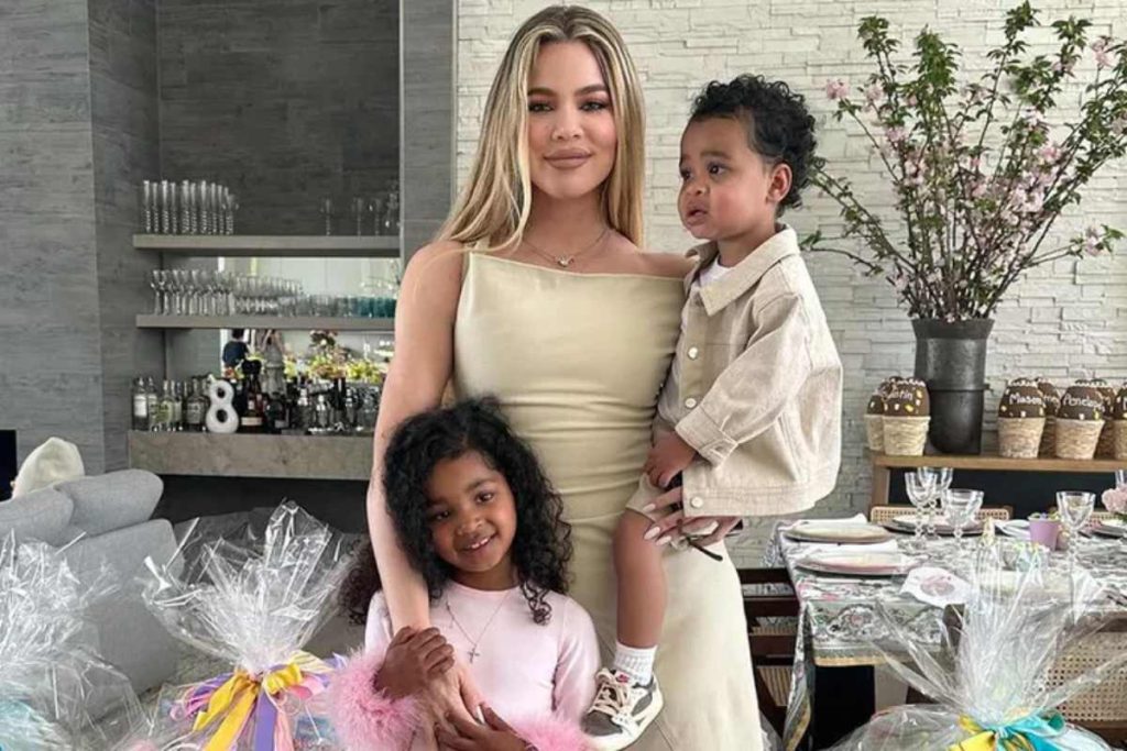 A picture of Khloe Kardashian, True Thompson and Tatum Thompson