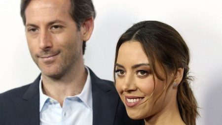 Aubrey Plaza with her now-late husband Jeff Baena