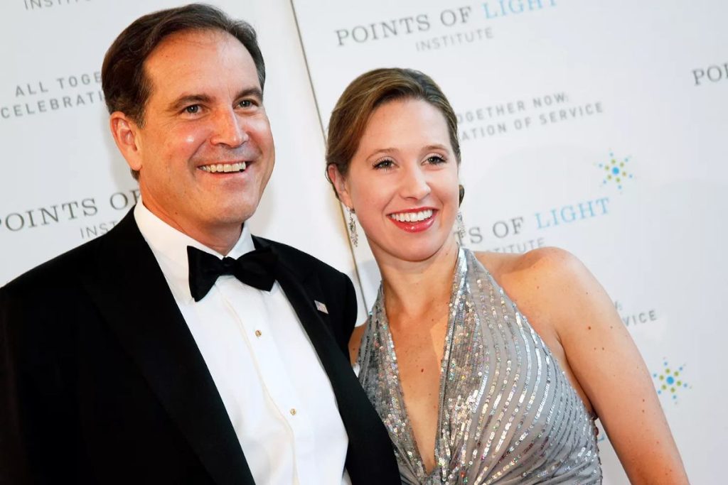 A picture of Jim Nantz and Courtney Richards