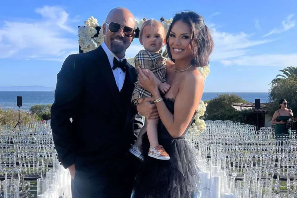 A picture of Shemar Moore, his girlfriend Jesiree Dizon and their daughter