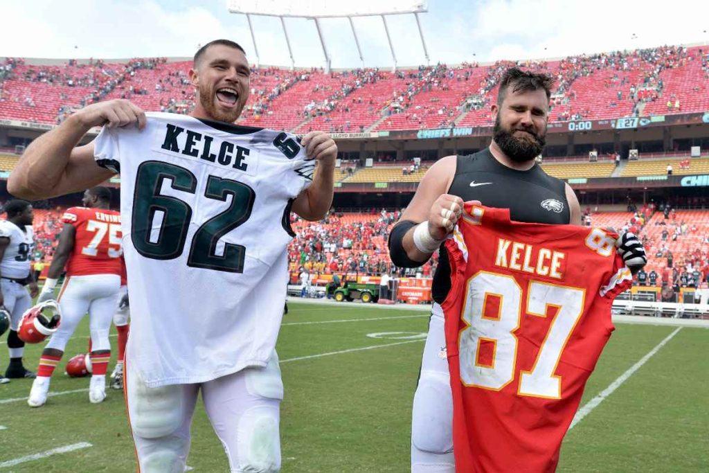 A picture of Travis Kelce and jason Kelce