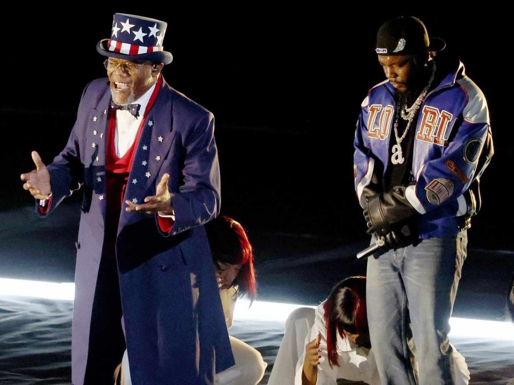 A Picture of Kendrick Lamar and Samuel L. Jackson