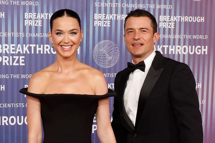 Katy Perry and Orlando Bloom on a red carpet